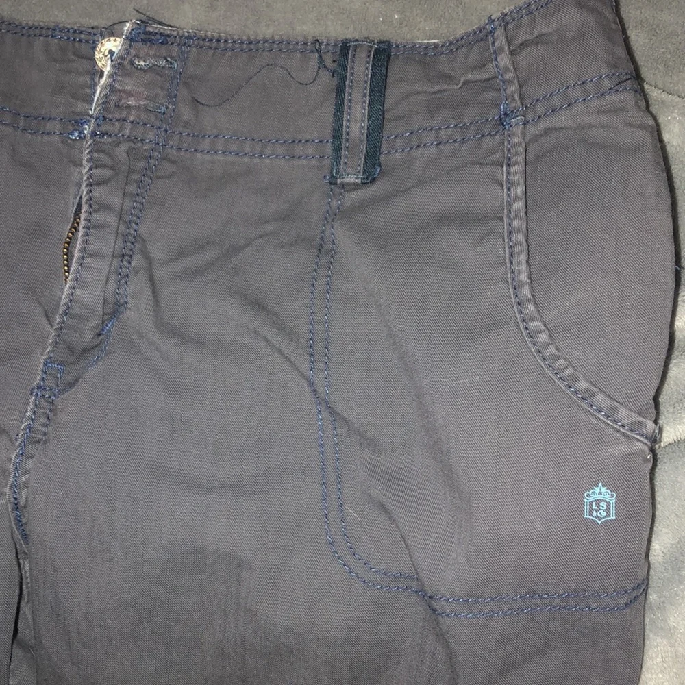 Levi cargo style crop pants - Picture 7 of 8